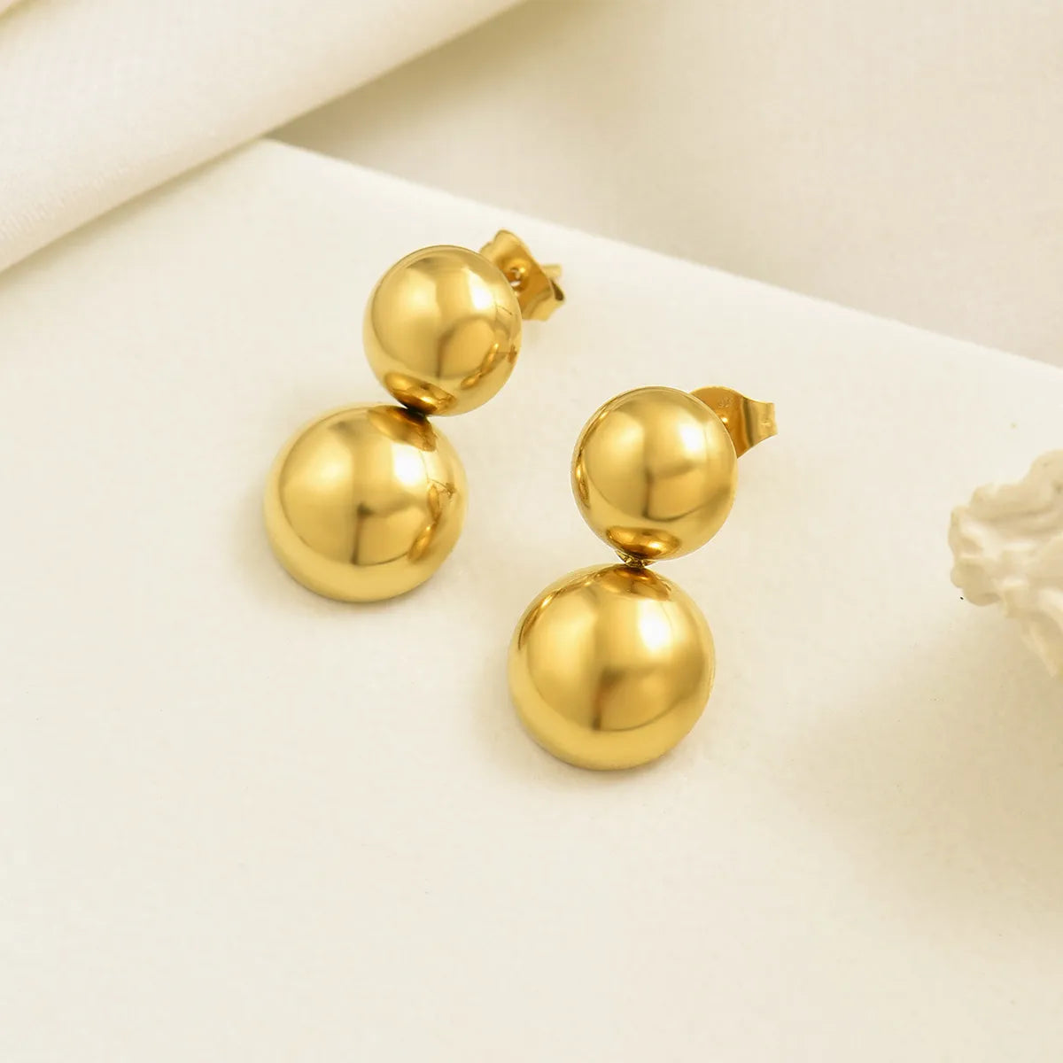 Aretes Bolas Dorado Acero Inoxidable