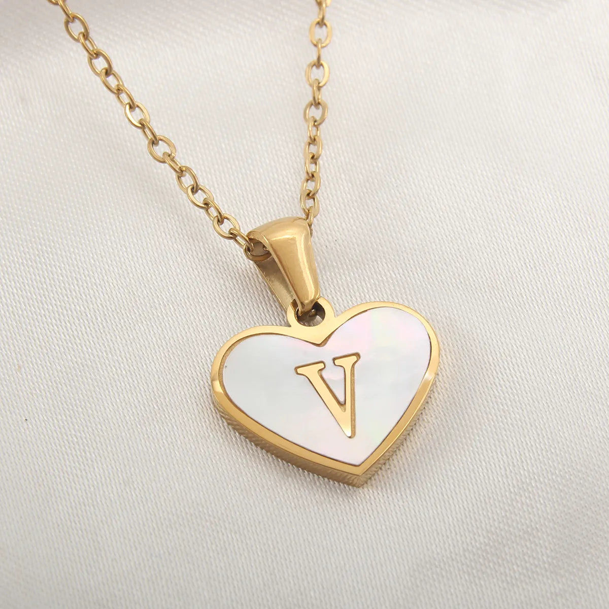 Collar Letra Corazón Acero Inoxidable
