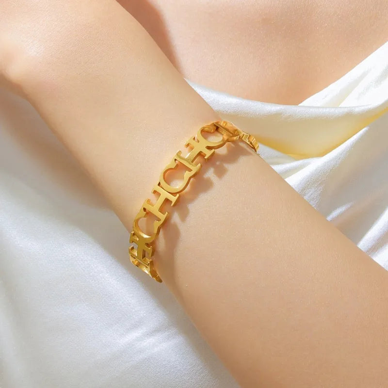 Pulsera Letra Dorada Acero Inoxidable