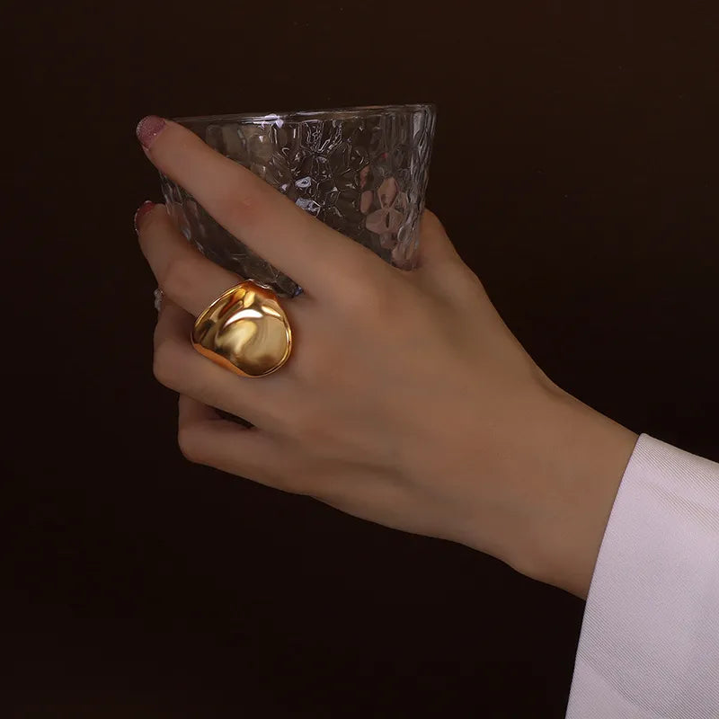 Anillo Irregular Dorado Acero Titanio