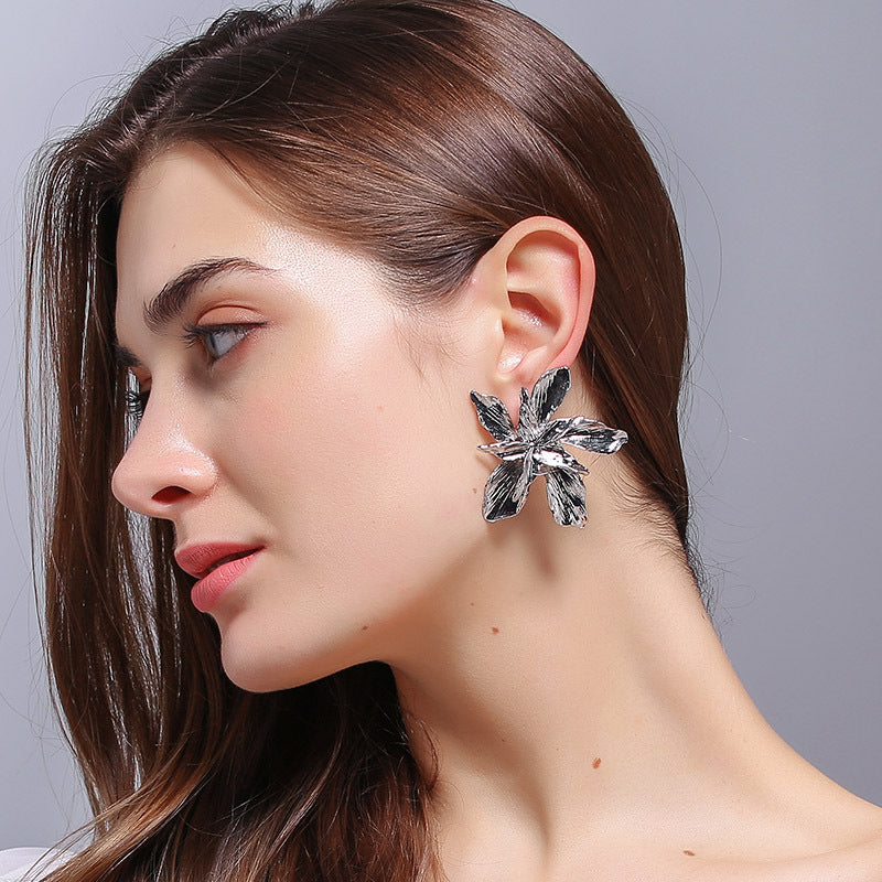 Aretes Flor Exagerado Dorado Aleación