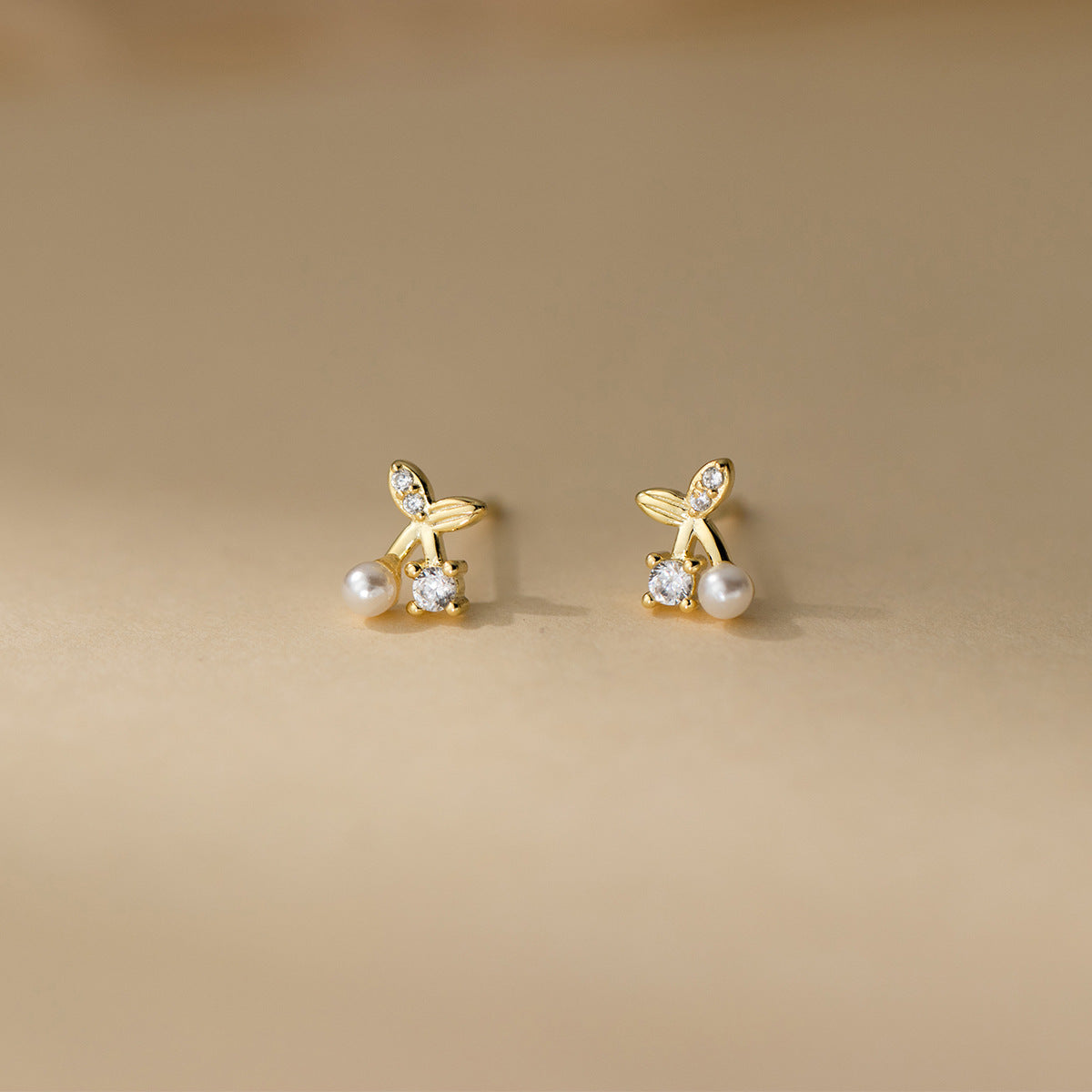 Aretes Cereza Perla Circón Dorado Plata De Ley 925
