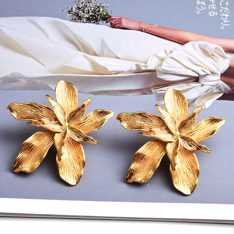 Aretes Flor Exagerado Dorado Aleación