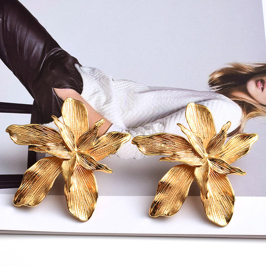 Aretes Flor Exagerado Dorado Aleación