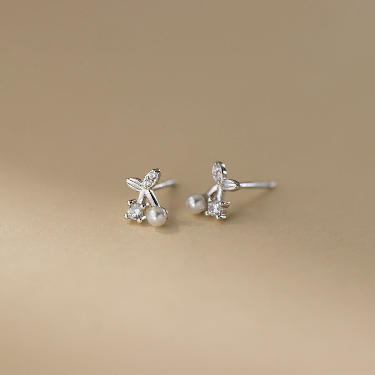 Aretes Cereza Perla Circón Plata De Ley 925