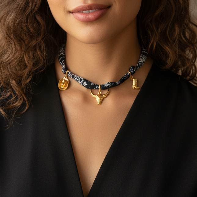 Collar Tela Cabeza Toro Sombrero Acero