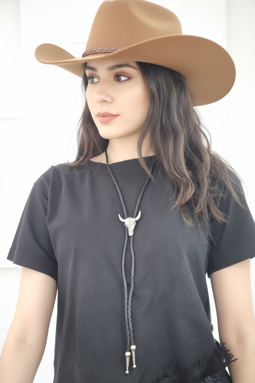 Corbata Cráneo Vaca Cuero
