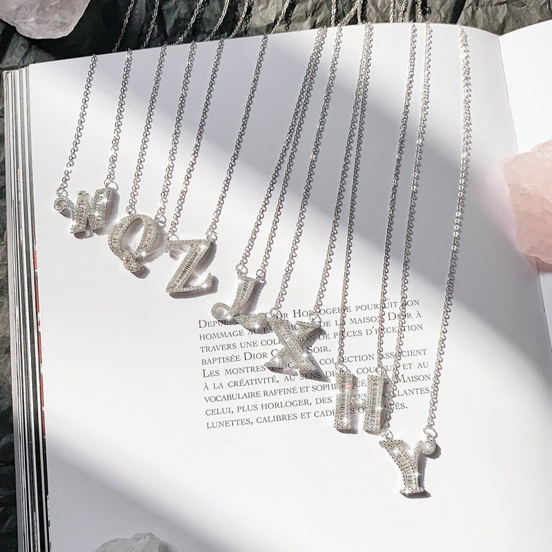 Collar Letra Plata Esterlina