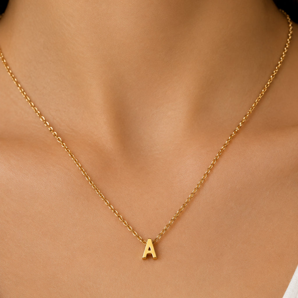 Collar Letra Dorado Acero Inoxidable