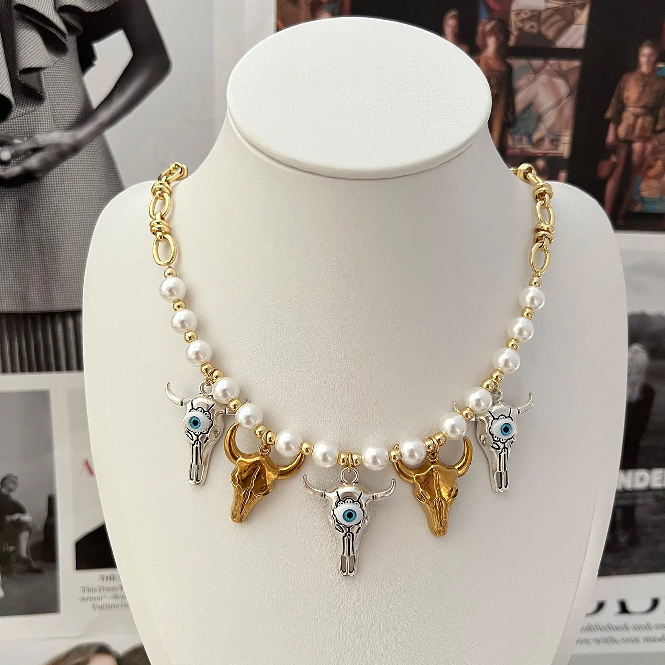 Collar Cabeza Toro Ojo Perlas Cobre