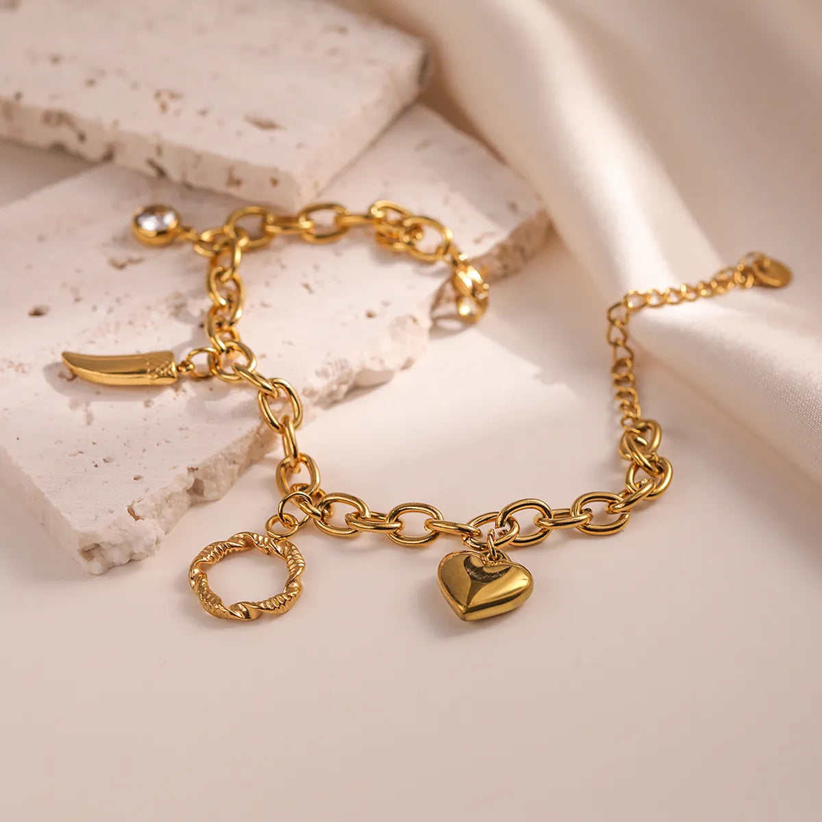 Pulsera Corazón Cuerno Rueda Acero Titanio