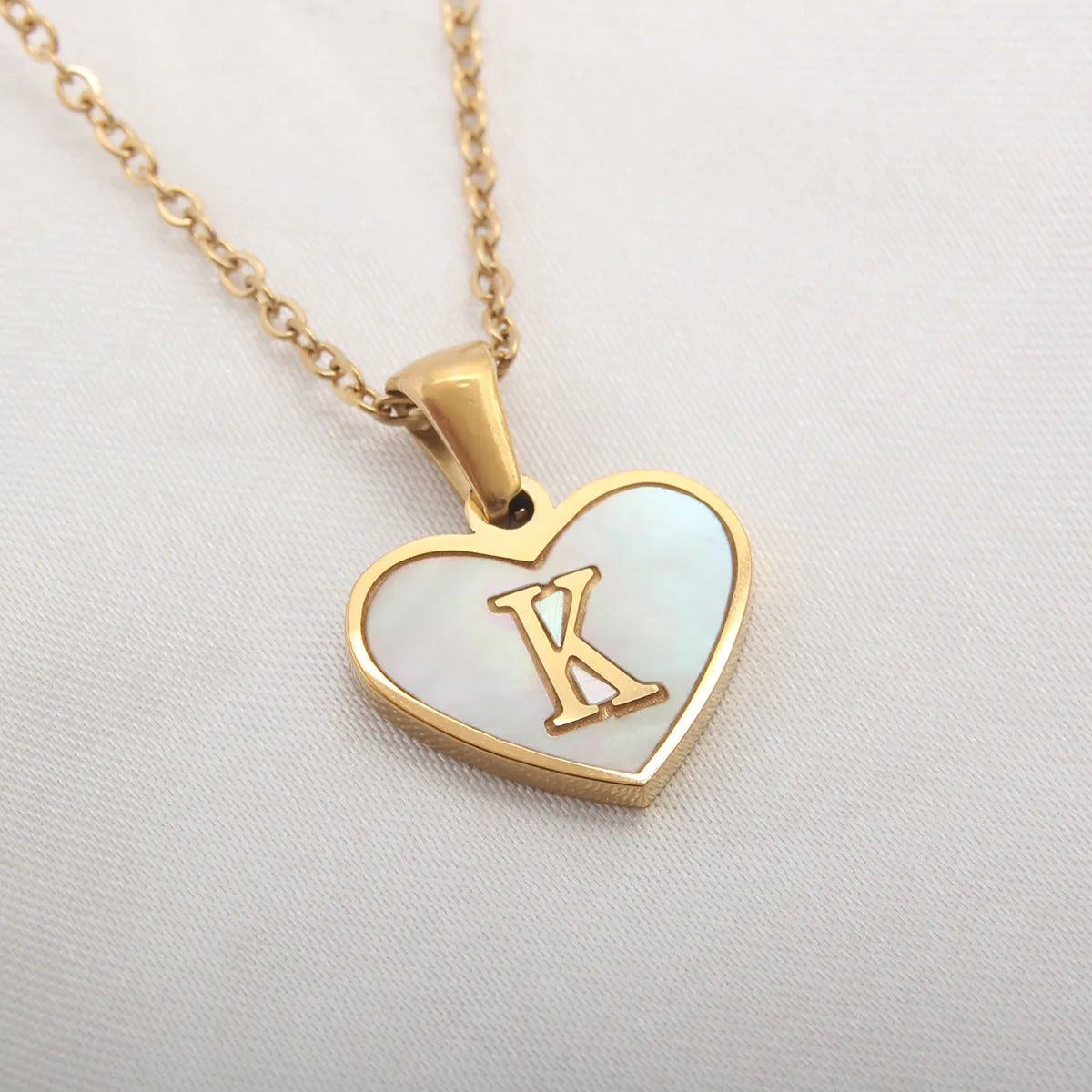 Collar Letra Corazón Acero Inoxidable