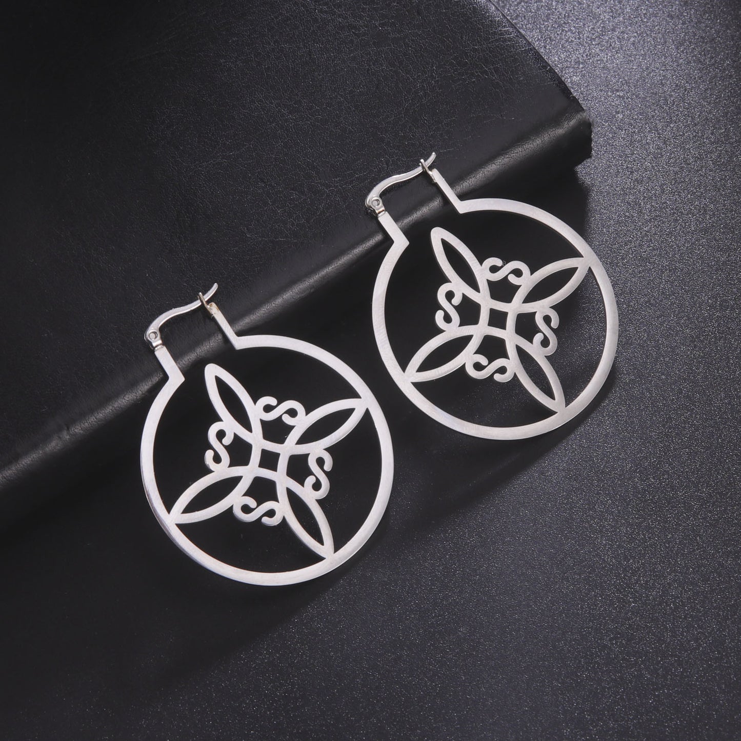 Aretes Nudo De Bruja Acero Inoxidable