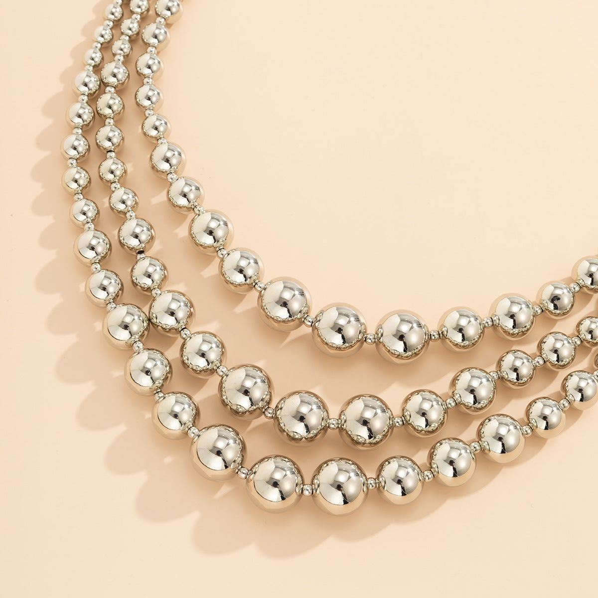 Collar Bolas Triple Plateado
