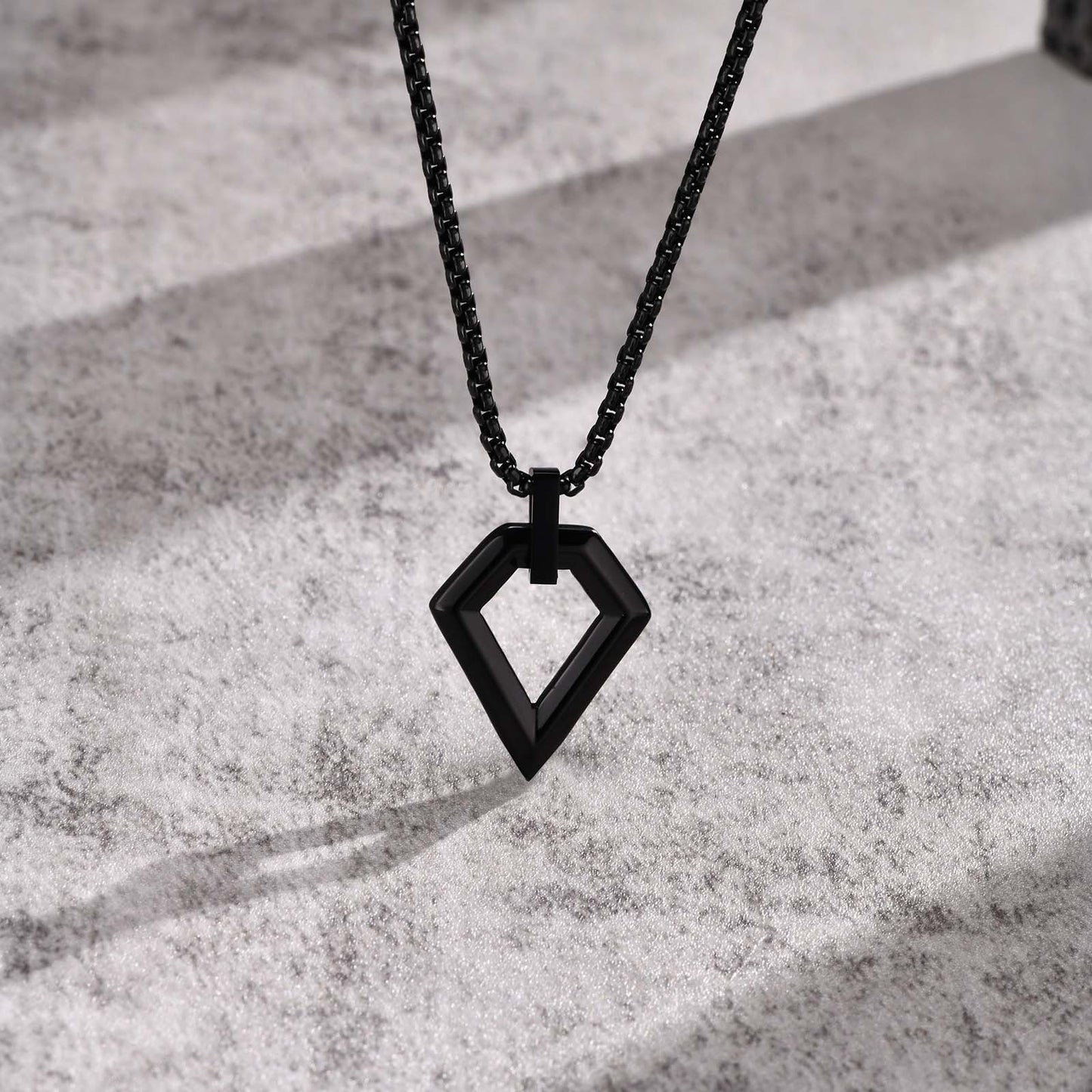 Collar Geométrico Negro Acero Inoxidable
