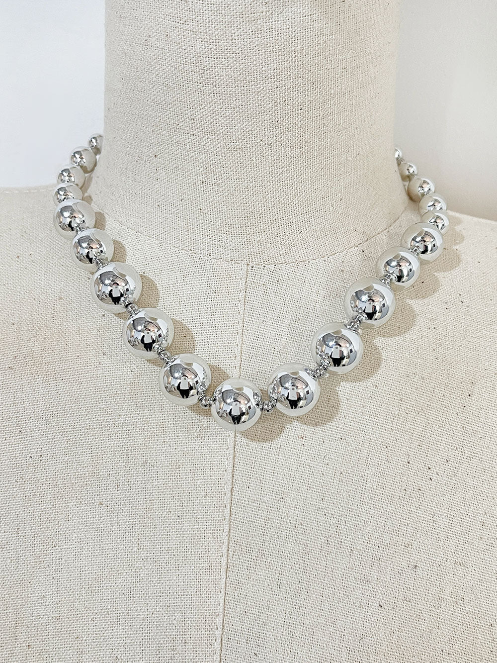 Collar Bolas Acero Inoxidable