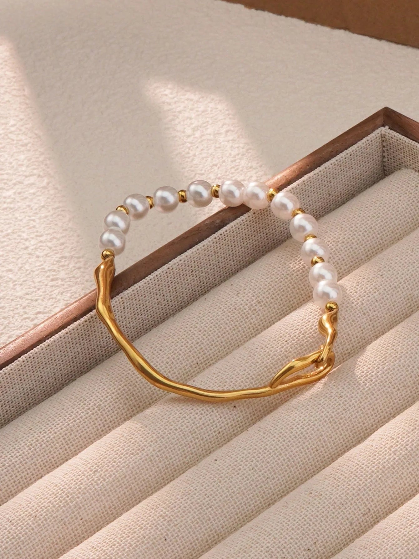 Pulsera Perlas Dorada Acero Inoxidable