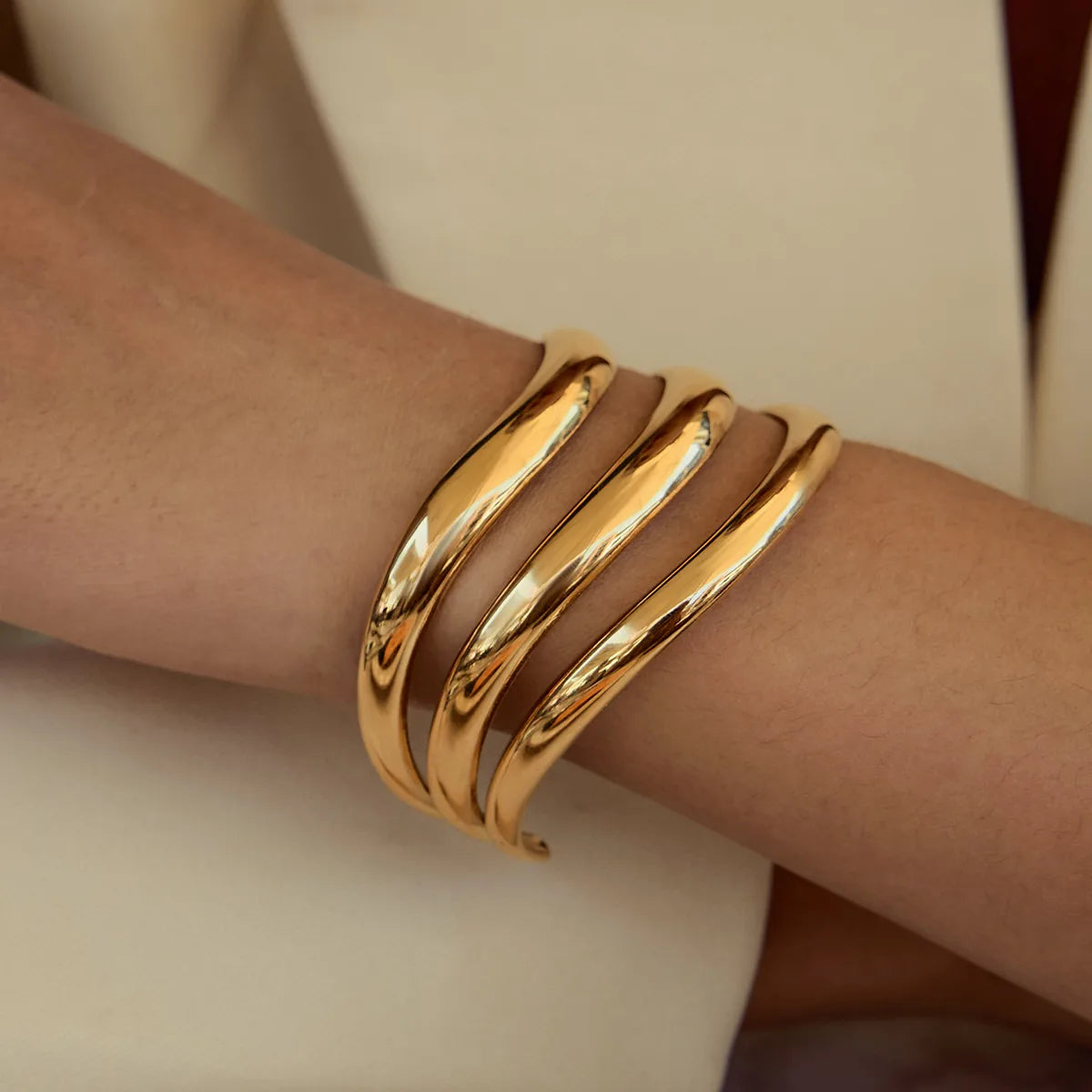 Pulsera Ondas Triple Dorada Acero Inoxidable