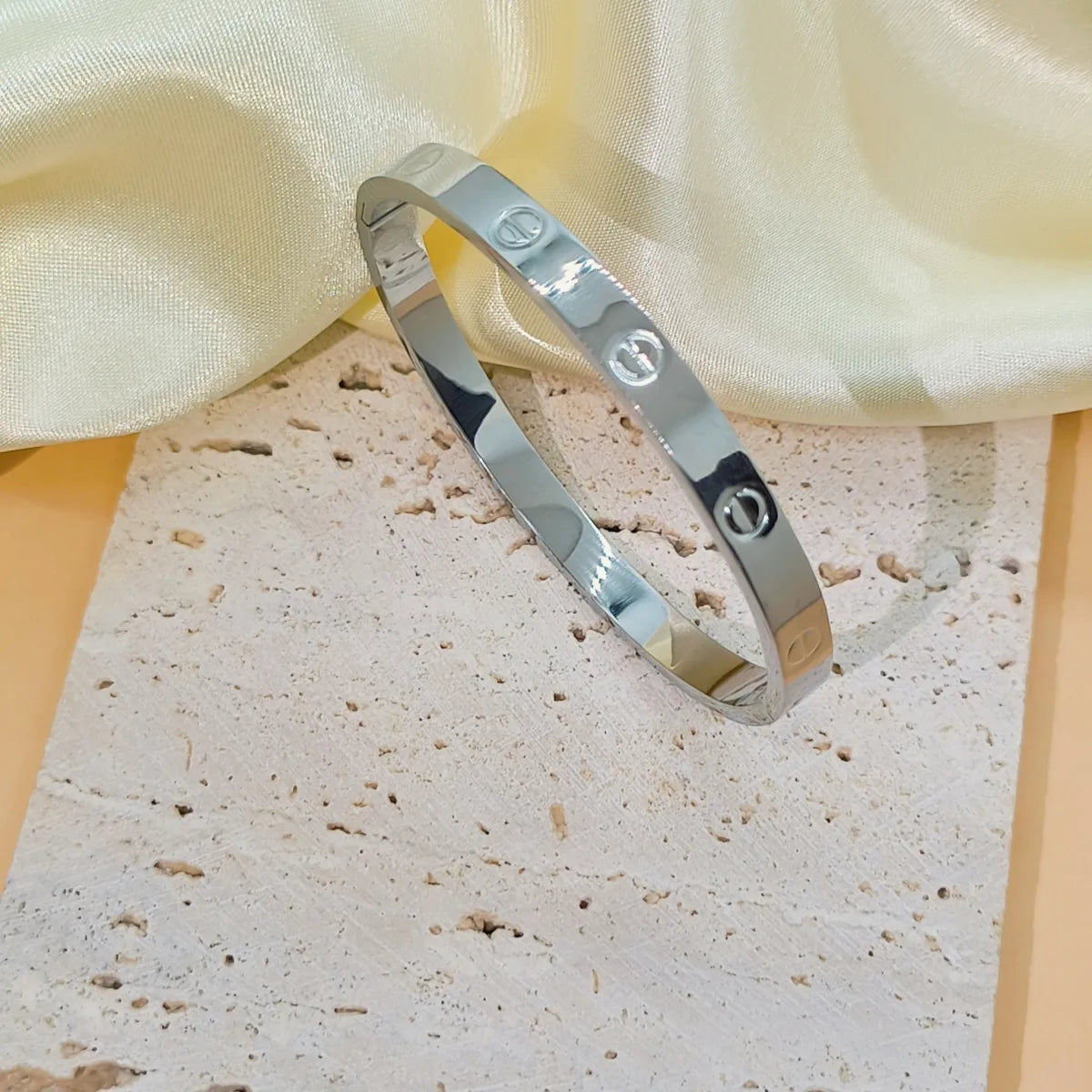 Pulsera Círculos Acero Titanio