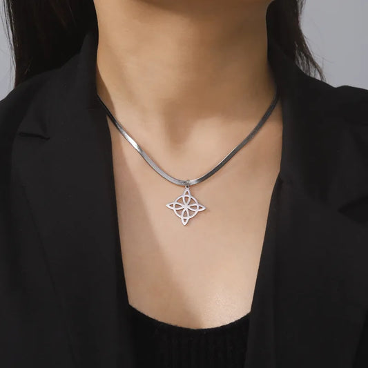 Collar Nudo De Bruja Acero Inoxidable