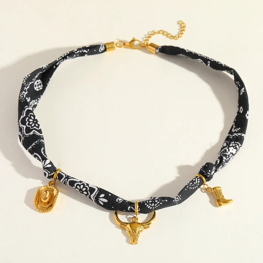 Collar Tela Cabeza Toro Sombrero Acero