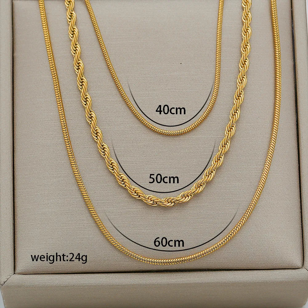 Collar Triple Dorado Acero Inoxidable