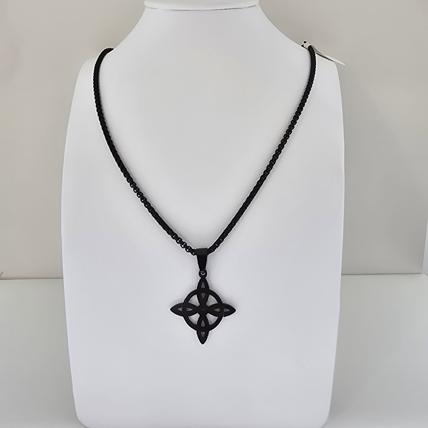 Collar Nudo de Bruja Negro Acero Inoxidable